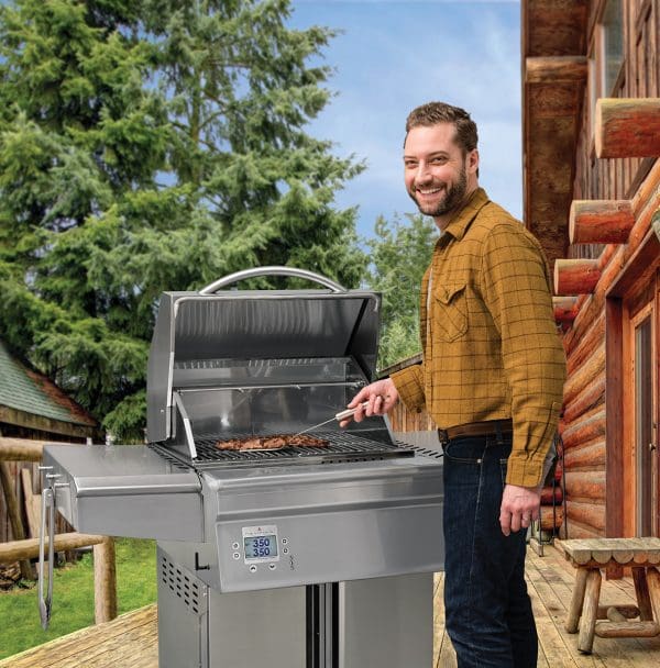 Beale-Street-with-man-grilling-600x608-1
